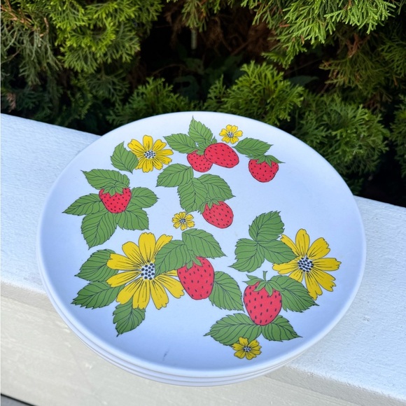 Vintage Strawberry Melamine Dinner Plate Set of 4 EPICURE Floral MCM 60s 70s - Picture 7 of 7